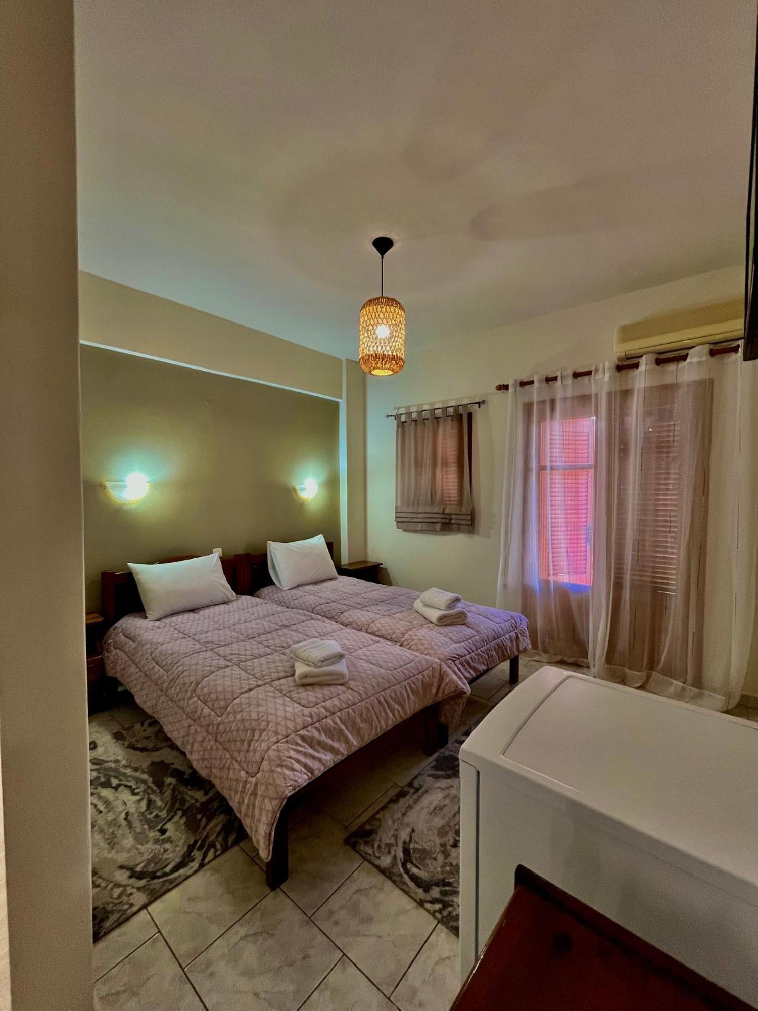 Hotel Voula Pansion Kardhamili Esterno foto